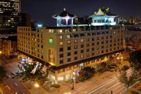 Holiday Inn Montreal Centre Ville Downtown, an IHG Hotel